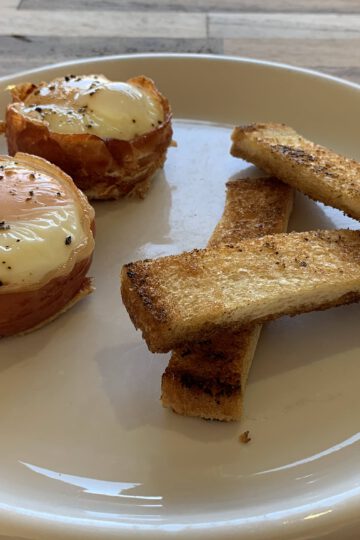 Hambakjes met ei