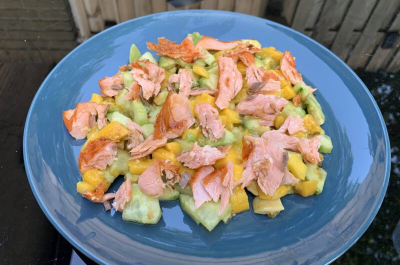 Zomerse salade met zalm