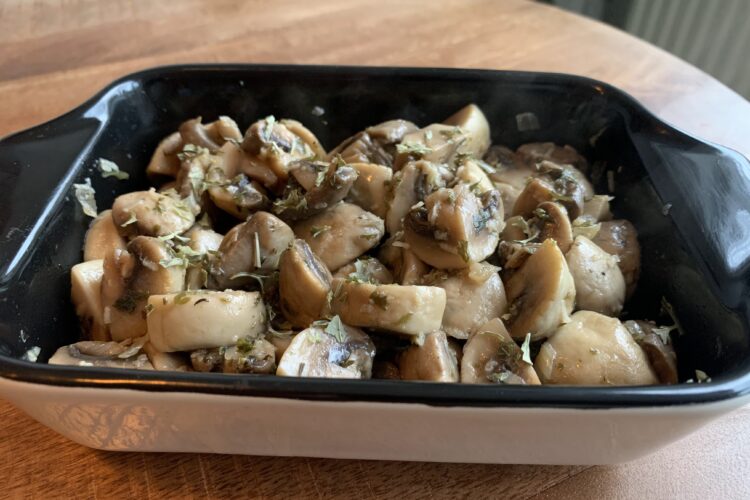 Champignons in knoflook